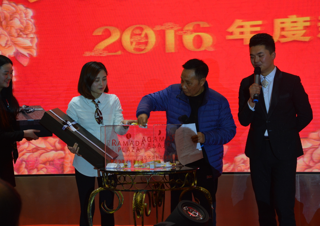 乘风破浪 逐梦远航 尊龙制药举行“大尊龙 新征程”新春年会2.png